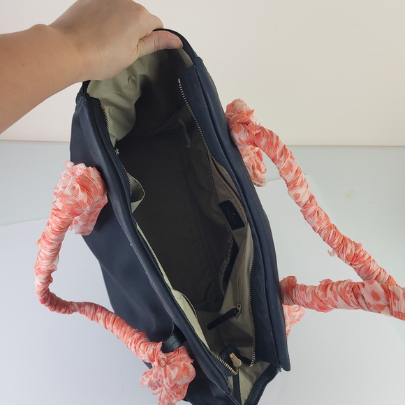 Kate Spade black diaper back, Peachy coral wrapped handles - Picture 10 of 11